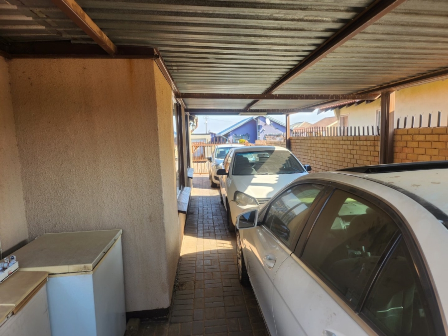 3 Bedroom Property for Sale in Mabopane Unit X North West